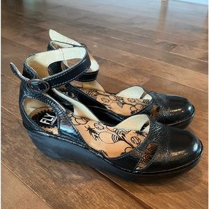 Fly London Bessie Sandals Size 39 or 8/8.5